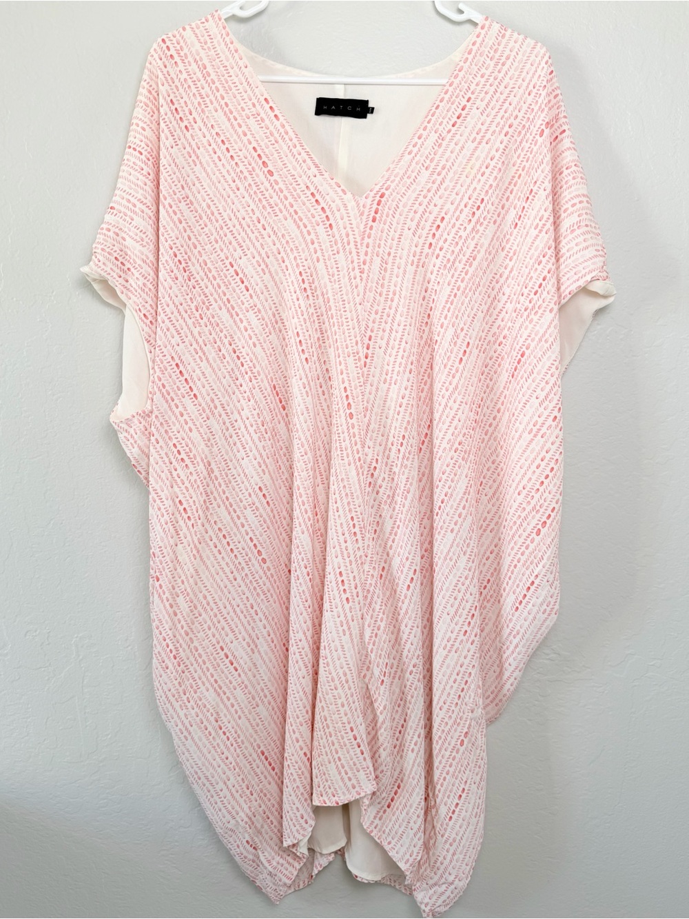 Hatch Slouch Maternity Light Pink Printed V-Neck Dress One Size Fit Most